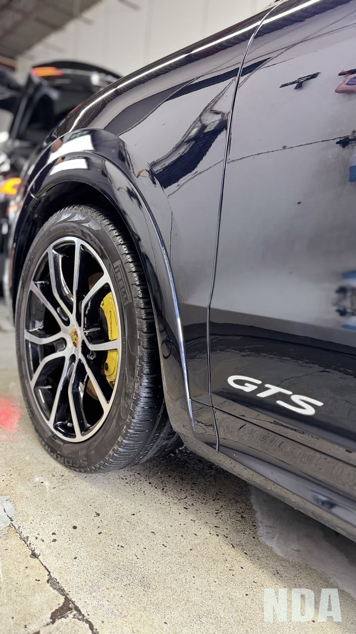 black Porsche Cayenne GTS