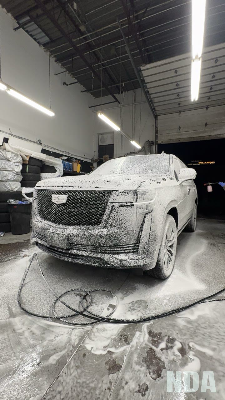 Foam cannon over the whole car, Cadillac Escalade