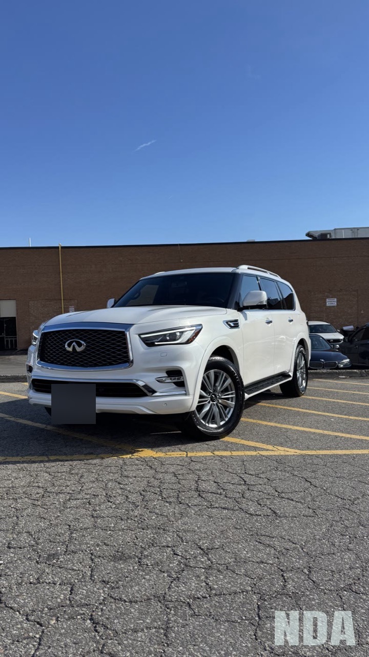 white Infiniti QX80