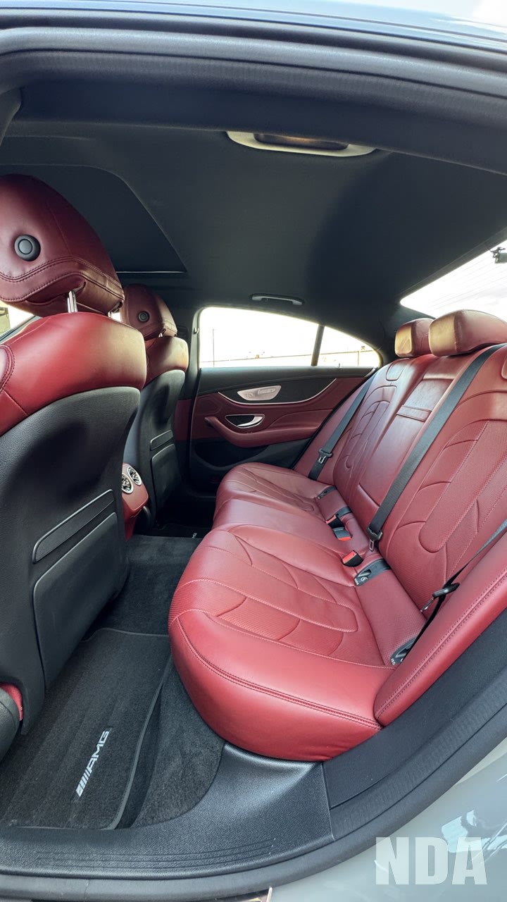 Detailed interior of a selenite/nardo grey Mercedes-AMG CLS 53